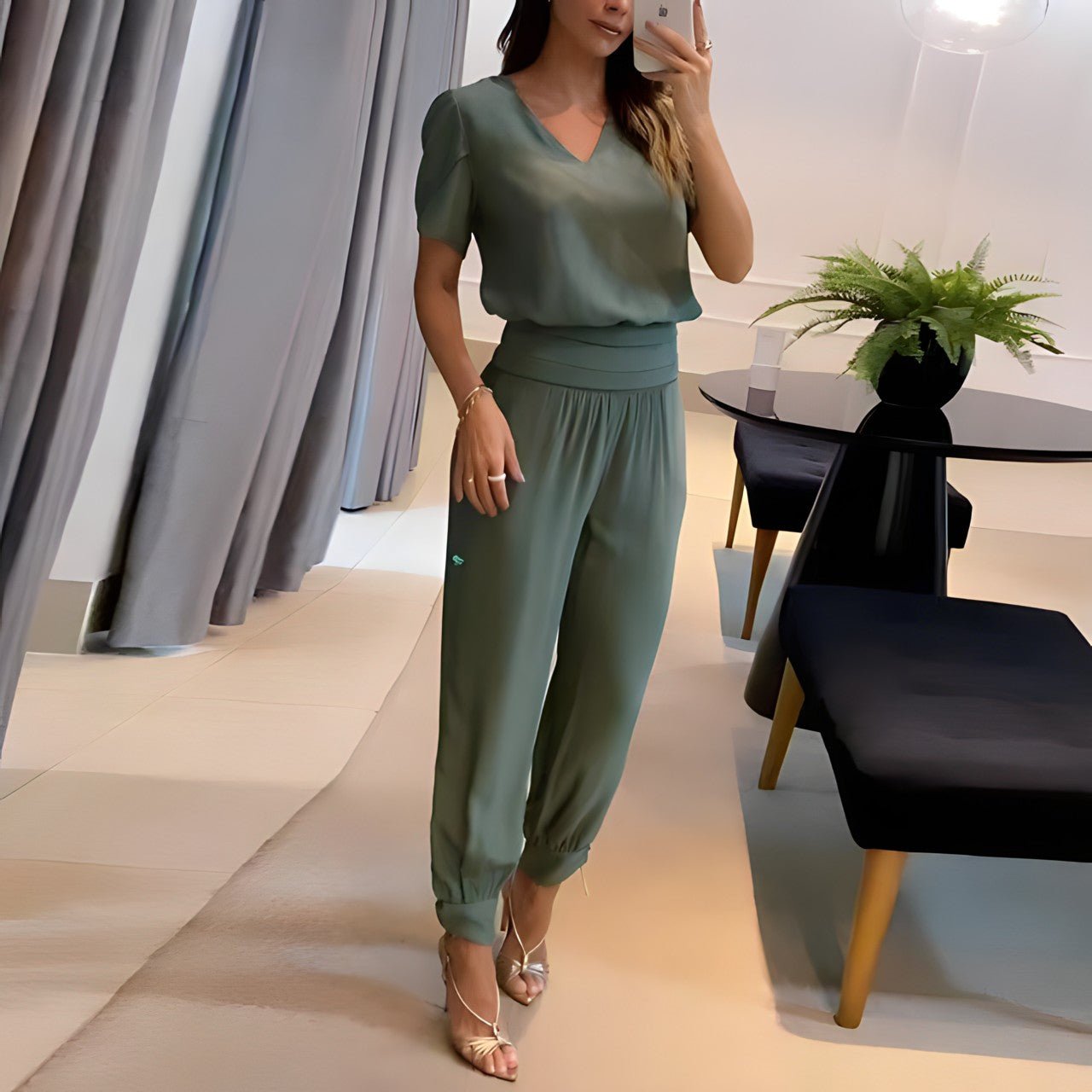 Elegant Top and Trousers Set – Flowy Staple for Relaxed Elegance