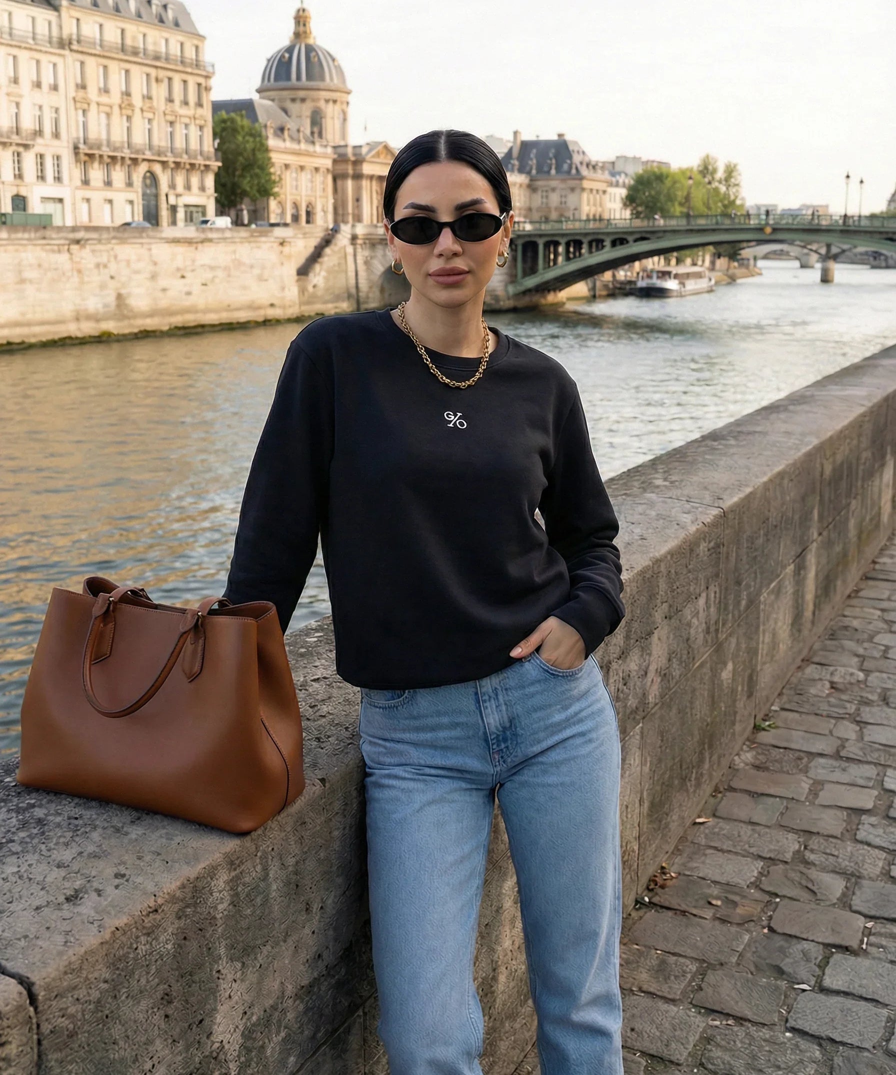 Minimal Logo Crew Neck Sweatshirt